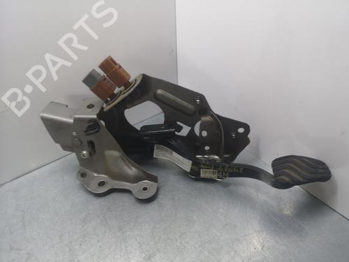 Used Break pedal RENAULT KADJAR (HA_, HL_) 1.6 dCi 130 (HLA4) (130 hp) 17072837