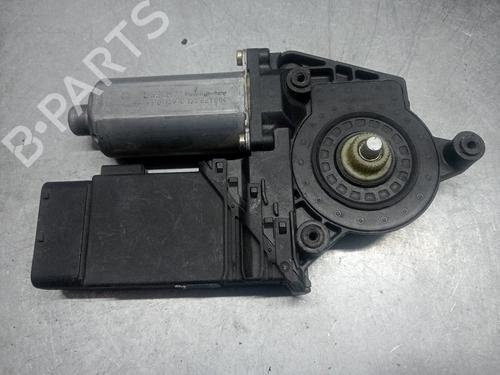 Moteur de lève-vitre avant droit VW PASSAT B5 (3B2) [1996-2001]  27834962