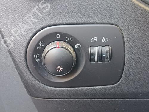 Used Headlight switch SEAT LEON (1P1) [2005-2013]  26543543