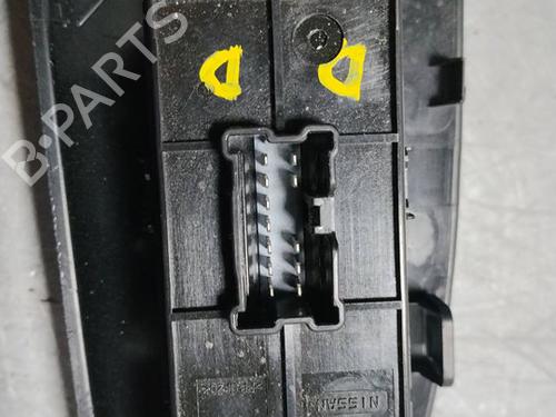 Right front window switch NISSAN JUKE (F15)  | BP29348657I26 