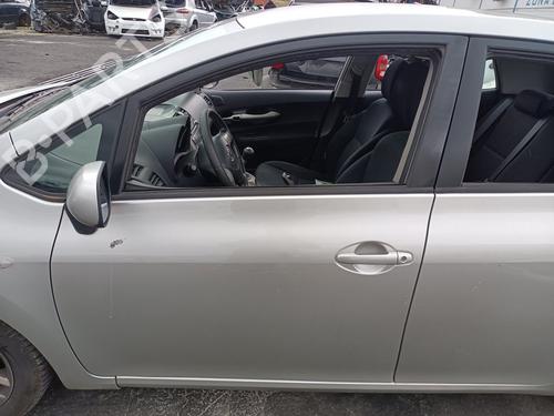 Porte avant gauche TOYOTA AURIS (_E15_) 1.4 D-4D (NDE150_, NDE150R) (90 hp) 31868801