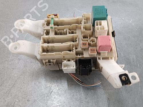 Fuse box TOYOTA VERSO (_R2_) 2.0 D-4D (AUR20_) (126 hp) 18109188