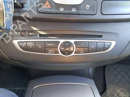 Used Radio Radio RENAULT LAGUNA III (BT0/1) 2.0 dCi (BT07, BT0J, BT14, BT1A, BT1S) (131 hp) 32714077 32714077