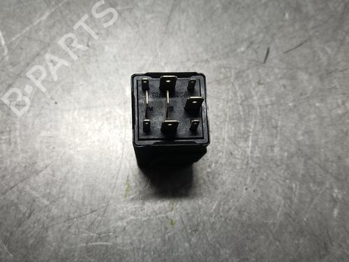 Fuse box VOLVO S80 II (124) D5 | BP29904677E1