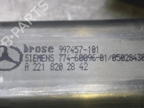 Right front window motor MERCEDES-BENZ S-CLASS (W221, V221) S 320 CDI (221.022, 221.122) | BP21543084E20 