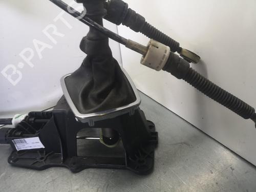 Gear lever RENAULT LATITUDE (L70_) 2.0 dCi 150 (L70H) | BP13451126M90 