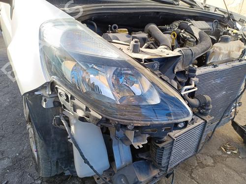 Used Right headlight RENAULT CLIO III (BR0/1, CR0/1) 1.5 dCi (BR17, CR17) (86 hp) 30313909
