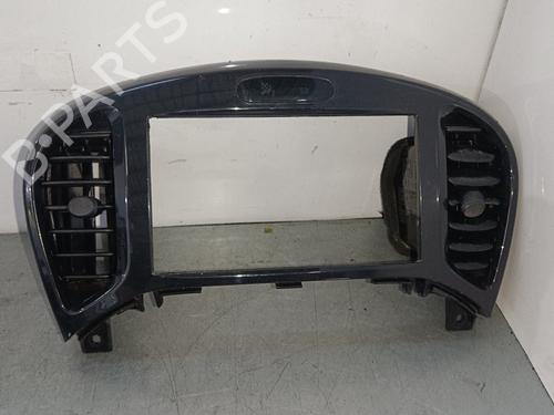 Used Air vent NISSAN JUKE (F15) 1.6 (117 hp) 28670429