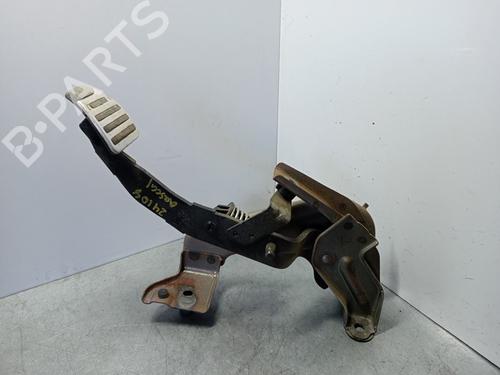 Used Clutch pedal NISSAN QASHQAI I (J10, NJ10) 2.0 dCi (150 hp) 13693351
