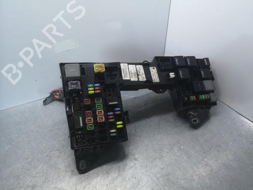 Used Fuse box JAGUAR XF I (X250) 3.0 D (275 hp) 20076848
