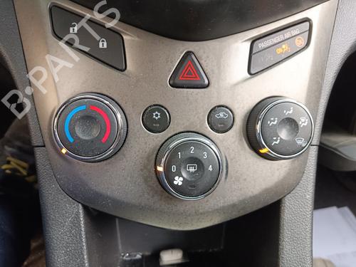 Used Climate control CHEVROLET AVEO Hatchback (T300) 1.3 D (95 hp) 16483628