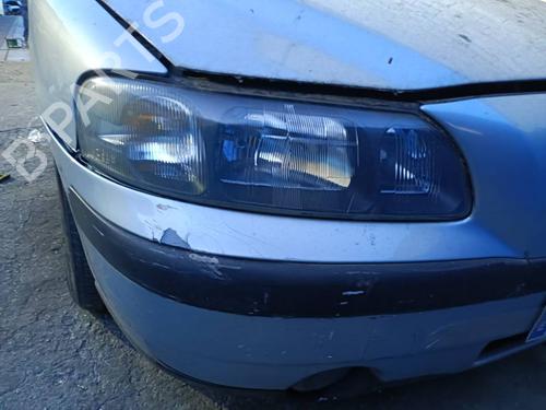Used Right headlight Right headlight VOLVO S60 I (384) 2.4 D (130 hp) 40267342 40267342