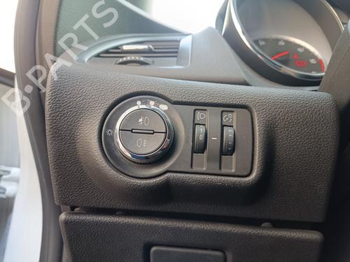 Used Headlight switch OPEL ASTRA J (P10) [2009-2016]  25382207
