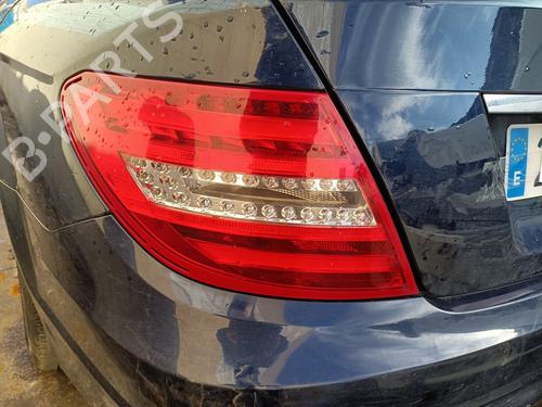 Farolim esquerdo MERCEDES-BENZ C-CLASS (W204) C 200 CDI (204.001) (136 hp) 31123569