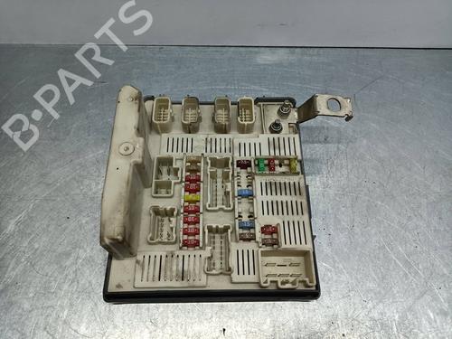 Used Fuse box RENAULT MEGANE II Saloon (LM0/1_) [2003-2025]  19438505