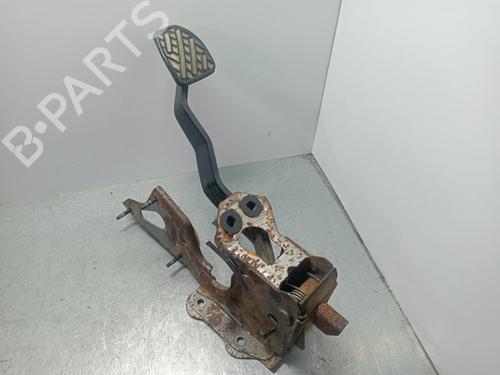 koblingspedal NISSAN X-TRAIL II (T31) 2.0 dCi 4x4 (150 hp) 15811172