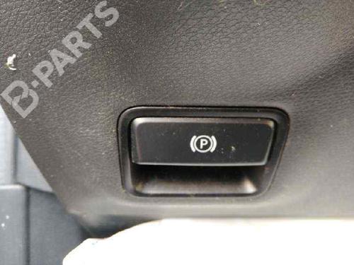 Used Hand brake MERCEDES-BENZ A-CLASS (W176) A 180 CDI / d (176.012) (109 hp) 8768911