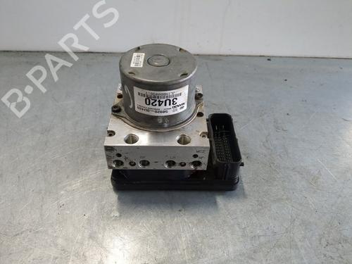 Used ABS pump KIA SPORTAGE IV (QL, QLE) 1.7 CRDi (116 hp) 31316489