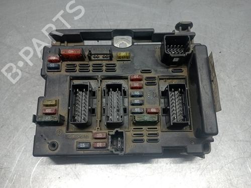 Boîte à Fusibles PEUGEOT 307 (3A/C) 2.0 HDi 110 (107 hp) 28128678