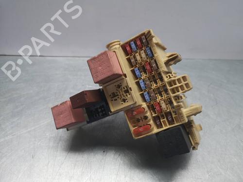 Used Fuse box Fuse box 37402029 37402029