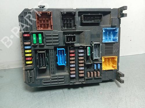 Used Fuse box Fuse box 39206780 39206780