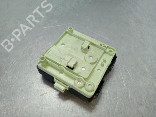Used Fuse box Fuse box BMW X3 (E83) 2.0 d (150 hp) 33652800 33652800
