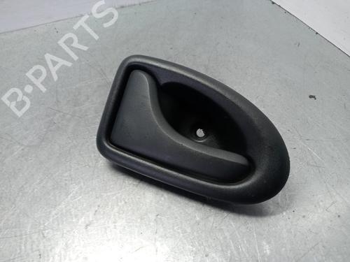 Maneta interior trasera izquierda RENAULT MEGANE I Classic (LA0/1_) 1.9 D (LA0A, LA0U, LA0R) (64 hp) 31093798