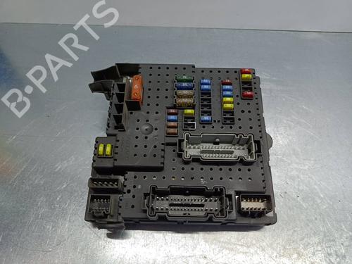 Used Fuse box VOLVO S80 II (124) 2.4 D (163 hp) 19074553