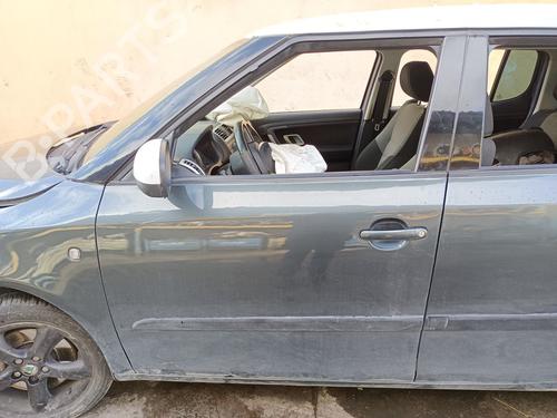 Used Left front door SKODA ROOMSTER (5J7) 1.9 TDI (105 hp) 32131688