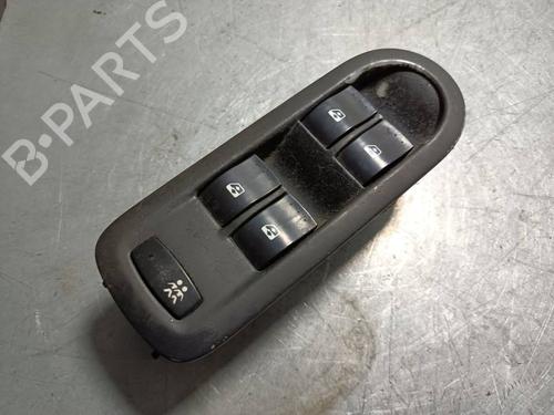 Used Left front window switch Left front window switch RENAULT MEGANE II Saloon (LM0/1_) 1.9 dCi (LM0G, LM1G, LM2C) (120 hp) 40007062 40007062