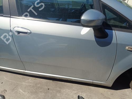 Used Right front door FIAT GRANDE PUNTO (199_) 1.3 D Multijet (199.AXD11, 199.AXD1A, 199.AXD1B,... (90 hp) 26331001