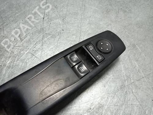 Used Left front window switch Left front window switch RENAULT MEGANE III Grandtour (KZ0/1) [2008-2016] 40005152 40005152