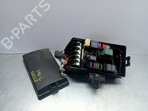 Used Fuse box Fuse box 37177422 37177422