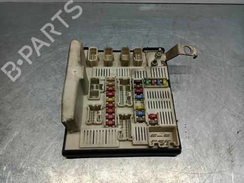 Used Fuse box RENAULT MEGANE II Saloon (LM0/1_) [2003-2025]  19438500