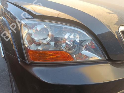 Used Right headlight KIA SORENTO I (JC) 2.5 CRDi 4WD (140 hp) 18328432