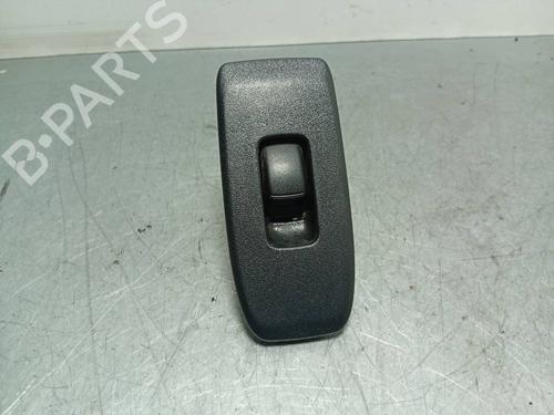 Used Right front window switch Right front window switch MITSUBISHI PAJERO III (V7_W, V6_W) 3.2 Di-D (V68W) (160 hp) 32131719 32131719