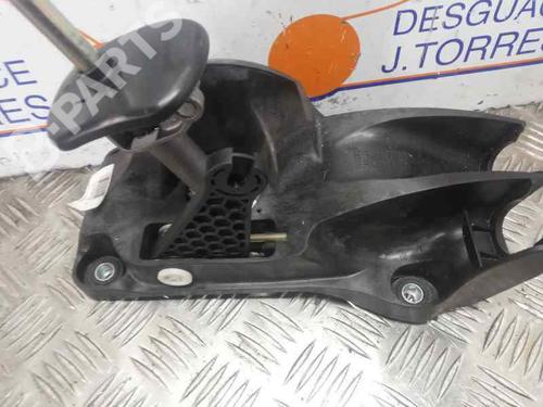 Used Gear lever MERCEDES-BENZ A-CLASS (W176) A 180 CDI / d (176.012) (109 hp) 7408831