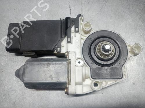 Vindusheismotor høyre foran VW NEW BEETLE (9C1, 1C1) 1.6 (100 hp) 27834965