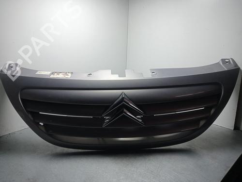 Used Grille CITROËN C3 I (FC_, FN_) 1.4 HDi (68 hp) 24226014