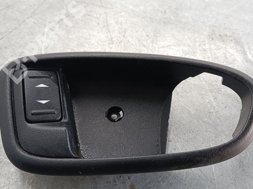 Used Right rear window switch Right rear window switch FORD MONDEO IV Turnier (BA7) 2.0 TDCi (140 hp) 11096504 11096504