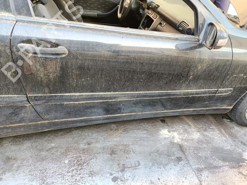 Used Right front door MERCEDES-BENZ C-CLASS Coupe (CL203) [2001-2011]  27898580