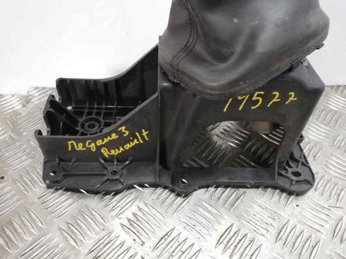 Used Gear lever RENAULT MEGANE III Grandtour (KZ0/1) [2008-2016]  7408835