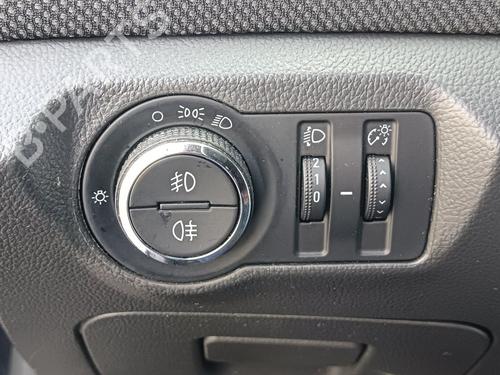 Used Headlight switch CHEVROLET CRUZE Hatchback (J305) 2.0 CDI (163 hp) 26190410
