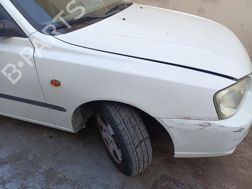 Guarda-lamas direito Guarda-lamas direito HYUNDAI ACCENT II (LC) 1.5 CRDi (82 hp) 34249897 34249897