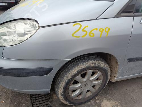 Forskærm venstre PEUGEOT 807 (EB_) 2.2 HDi (128 hp) 31172537