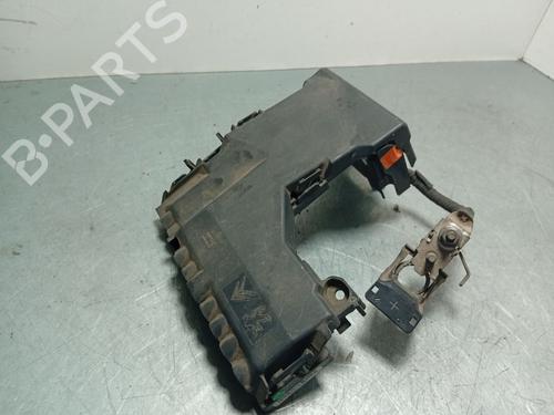 Used Fuse box Fuse box 37170924 37170924