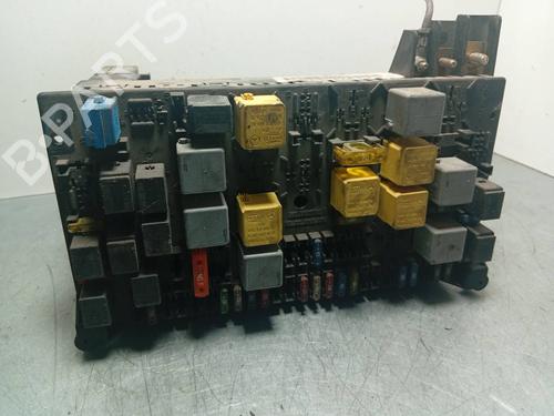 Used Fuse box Fuse box 38939055 38939055