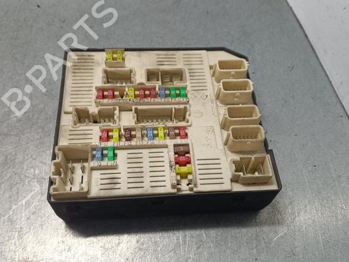 Używane Skrzynka bezpieczników RENAULT MEGANE III Hatchback (BZ0/1_, B3_) 1.5 dCi (86 hp) 29943194