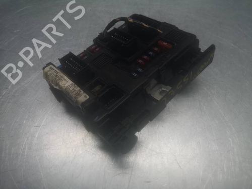 Used Fuse box Fuse box 39184606 39184606