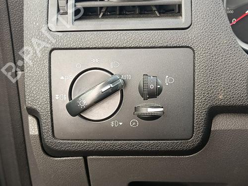 Used Headlight switch Headlight switch 37478549 37478549